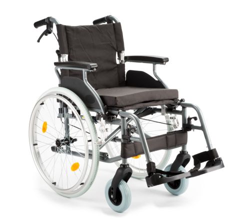 MultiMotion M5 rolstoel - 45 cm zitbreedte (vooraanzicht)