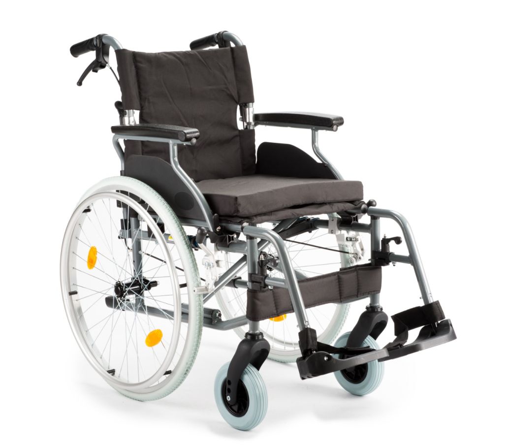 MultiMotion M5 rolstoel - 45 cm zitbreedte (vooraanzicht) MultiMotion M5 rolstoel - 45 cm zitbreedte (vooraanzicht)
